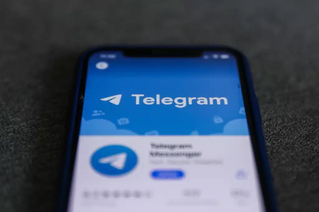 دانلود دوره کسب درآمد از تلگرام دکتر تل دایان
تلگرام چیست؟